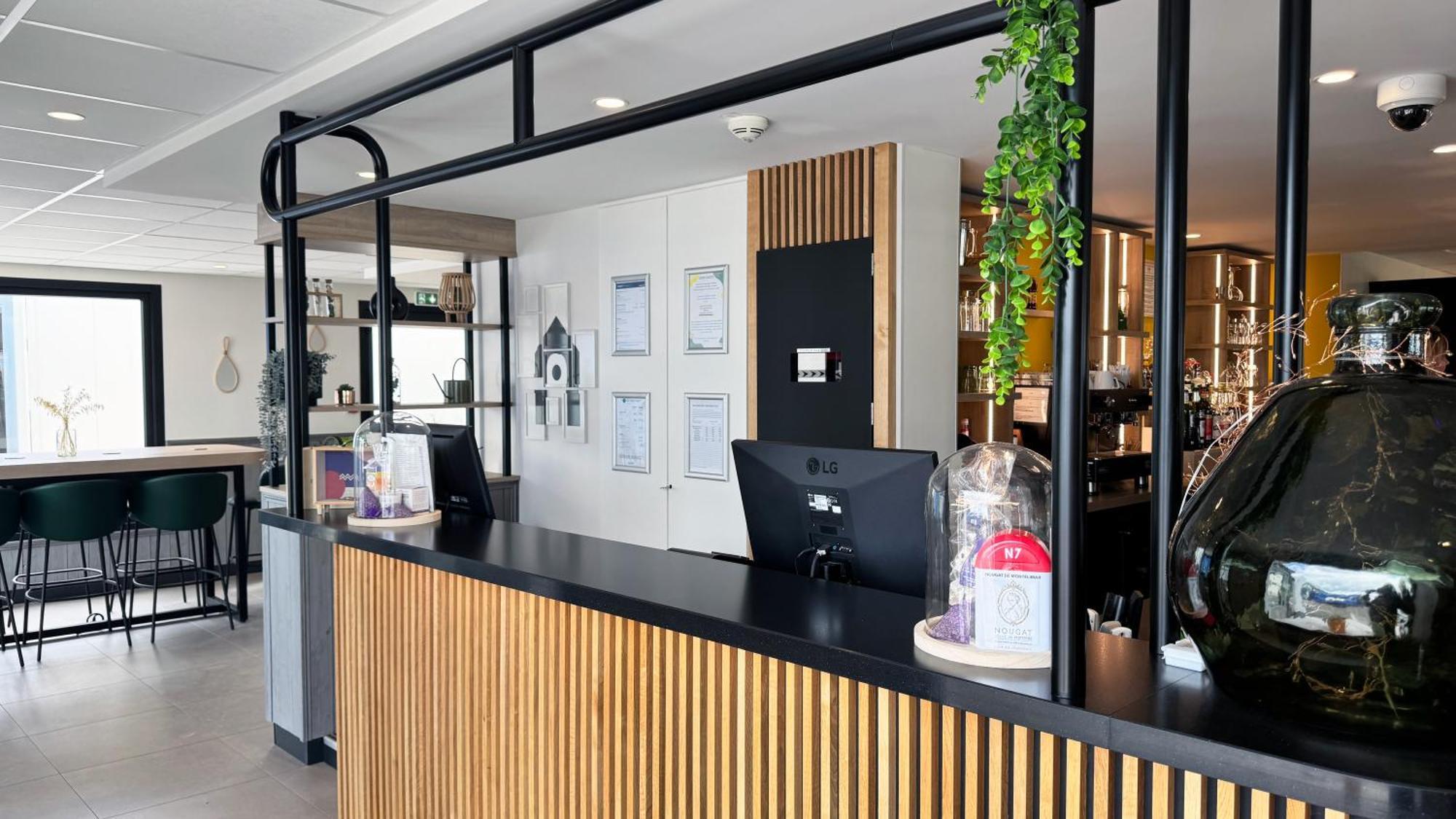 Campanile Bollene A7 Hotell Exteriör bild
